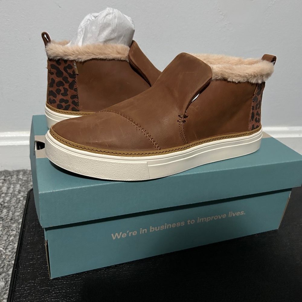 Brand New Toms Paxton